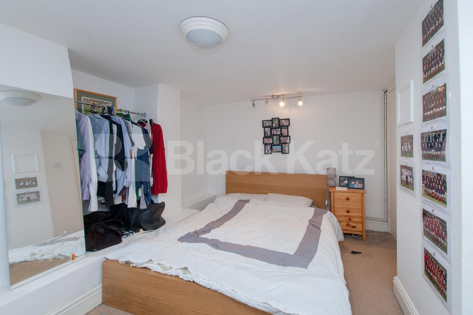 Arranged over two floors is this spacious 3 bedroom property with garden  Birnam Road, Finsbury Park - Holloway